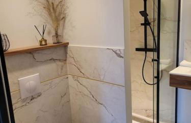 Studio en rez-de-jardin - Photo 8