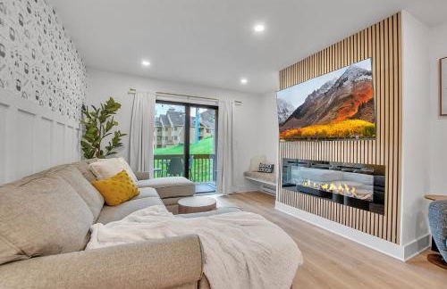 Renovated Ski In Out Condo King Bed Patio Grill - Foto 21