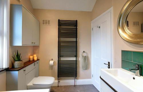 Calm 1 Bed Apartment with Parking in Winchester by At Hem - Foto 7