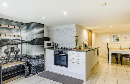 3 Bed in Whaley Bridge oc-h31967 - Photo 5