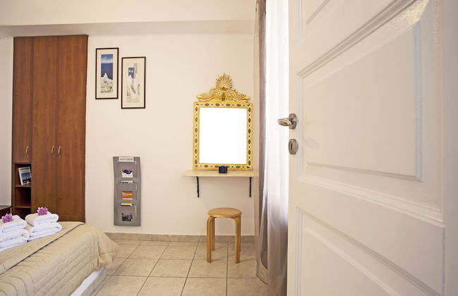 Birds Villa Apartments with Heated Pool - Including Car and Breakfast - Photo 23