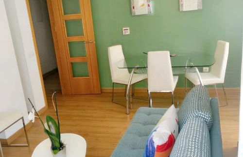 Modern Apartment Málaga 80 m² + Balcony - Foto 2