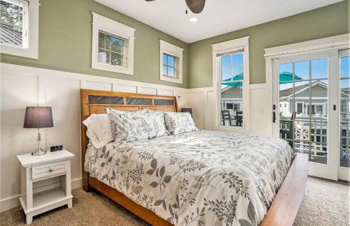 Lake front condo with pool access walking distance to downtown Saugatuck - Foto 22