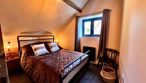 Cosy Hampshire Barn Getaway, Large garden alongside a stunning river - Fire Pit, BBQ, Outdoor seating - Country walks & Pubs - Foto 2