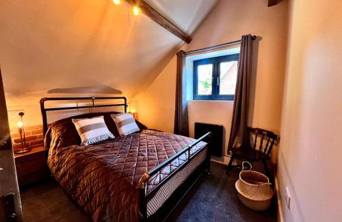 Cosy Hampshire Barn Getaway, Large garden alongside a stunning river - Fire Pit, BBQ, Outdoor seating - Country walks & Pubs - Foto 2