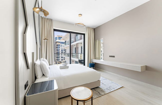 Luxurious 1 Bedroom Retreat With Pool gym and Game - Photo 8