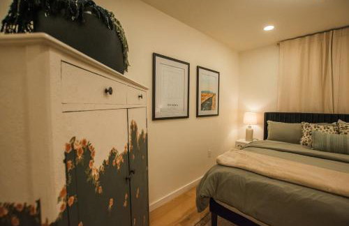 Sage Suite at ArnoTriplex! Private Hot Tub-Close to Downtown-Pet Friendly-No Pet Fee! - Photo 22