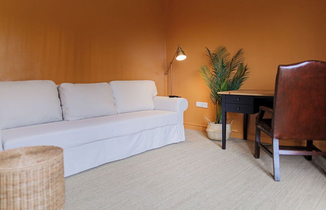 Charming 3BD Cotswolds Family Retreat - Photo 11