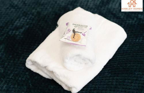 Large Home - Free Parking-WiFi By Hinkley Homes Short Lets & Serviced Accommodation - Foto 16