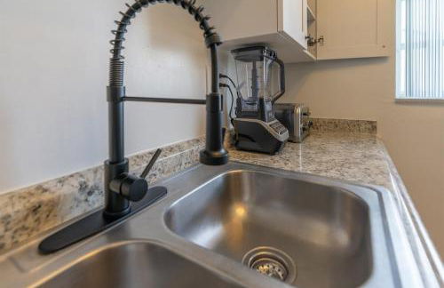 Great for Large Gatherings Sleeps 17 PalmWaveStays - Foto 20