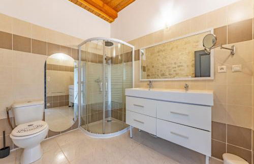 L'élégant T3 coeur du village parking facile - Foto 13