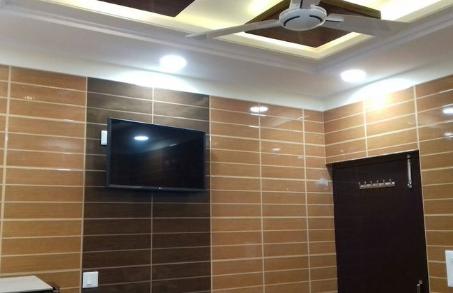 Posh, Nice Foreigner Area Lajpat Ngar Luxury Room - Foto 27