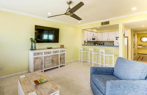 Marina Views, Walk to Beach: Atlantic Beach Condo! - Foto 5