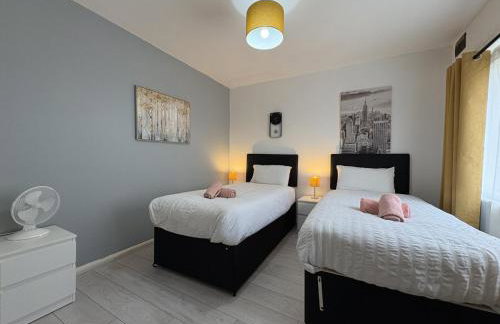Entire 4-Bed House & Parking, Steps from ICC & Utilita Arena Birmingham & Broad Street - Photo 24