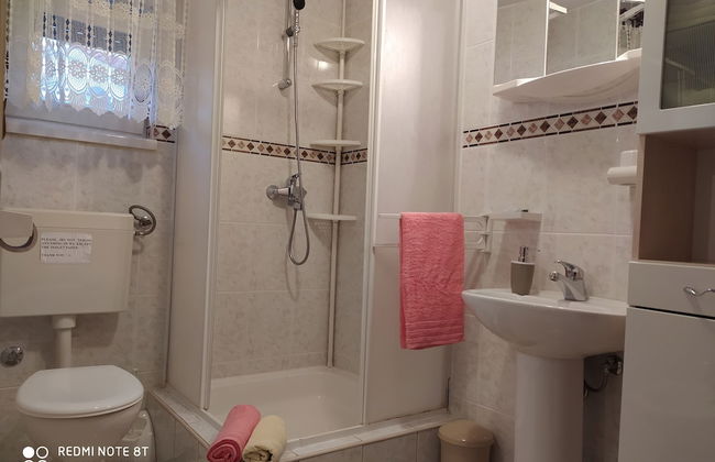 Romantic Apartment With Sea View Vinišće, Dalmatia - Photo 9