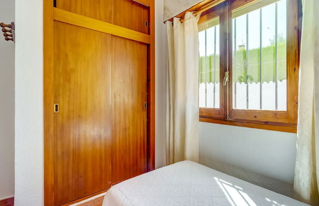 Serene Villa in Calpe With Private Swimming Pool - Photo 20