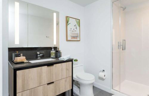 Central 1BR Apartment Assembly Square Pool Gym Parking Sleep 5 - Foto 19