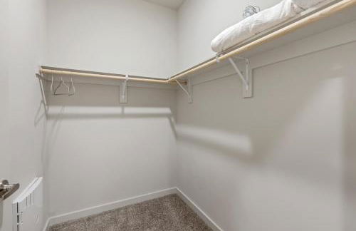 Poolside Luxury 1BR w Private Patio - Photo 31