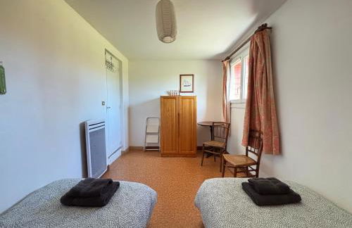 Maison de campagne lumineuse spacieuse dans impasse au calme a proximité d'un chateau deux vérandas grand jardin cabane pour vélos, pres Port en Bessin et Bayeux, proche plages du débarquement - Foto 23