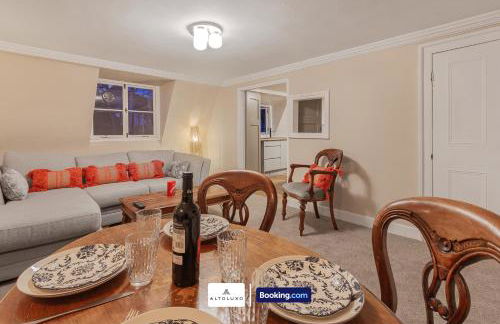 Spacestation Four 4 Bedroom Serviced Apartment By AltoLuxoExperience Short Lets & Serviced Accommodation With Free Wifi - Foto 10