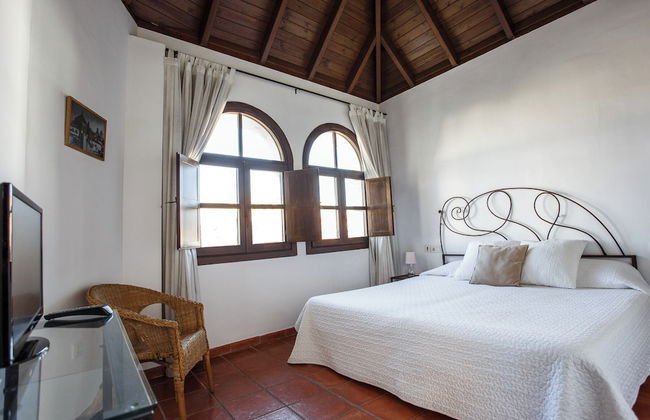 Apartamentos Los Patios de la Judería - Photo 38