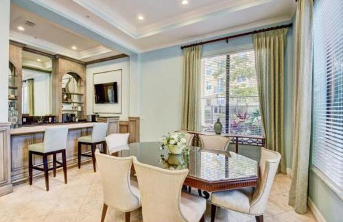 Stylish City Place WPB Escape King Bed and Den - Foto 51