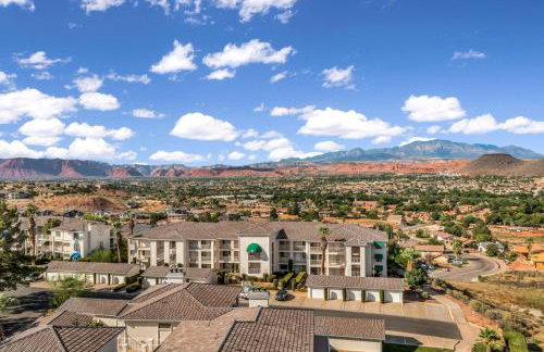 Modern Resort Condo - Pools, Courts & Scenic Views - Foto 10