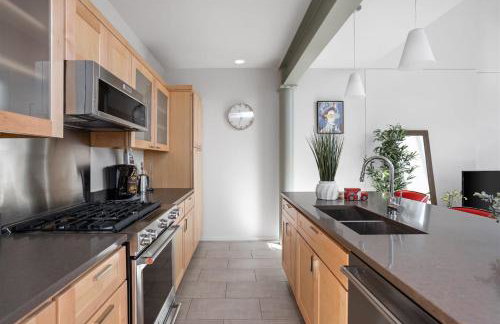 Stunning CozySuites on Mass with Parking - Foto 15