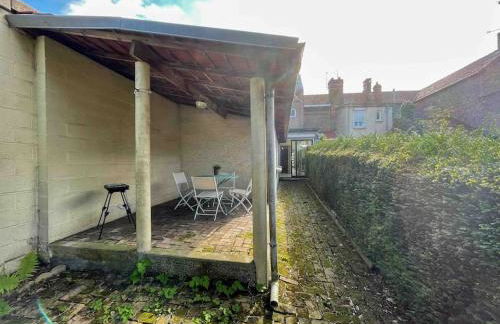 4 Ch - 10 pers - Grande Maison - Parking - Jardin - BBQ - Foto 44