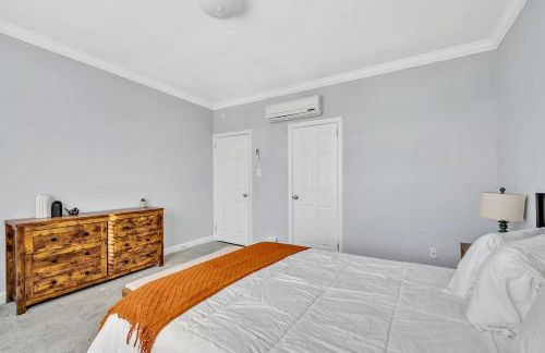 1st Floor 2BD Near Duke & Downtown - Photo 2