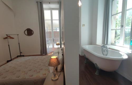 Suite de Rêve au Château avec Bain Caché - Accès Bassin de Nage - Clim - Foto 8