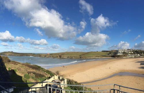 Beach Side Top Floor Property, Balcony & Sea Views - Foto 1