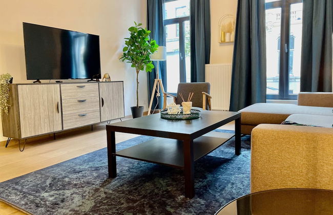 Luxury 2BR 2BA Near Fashion District by Oneluxstay - Foto 8