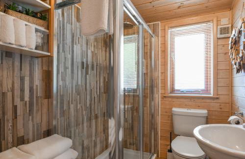 Waterfall Lodge - Photo 15