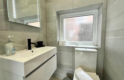 Cute, Stylish 1 Bedroom Leeds City Apartment - Photo 11