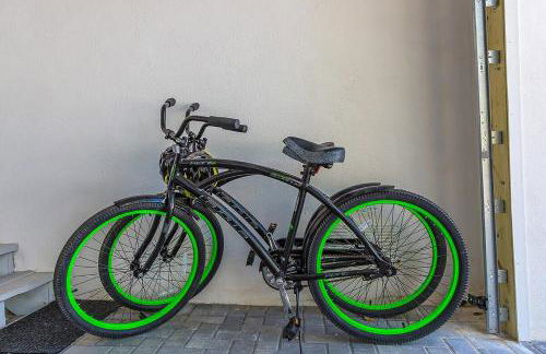 Sea Glass Dreams - Waterfront Pool Home, Mini Golf, Game Room, 110' Dock - Foto 44