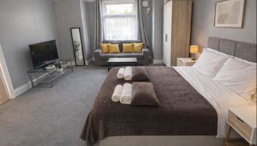 S Gravesend 1 Bed Flat 2 Min Walk STN-Town Centre - Foto 3