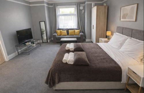 S Gravesend 1 Bed Flat 2 Min Walk STN-Town Centre - Foto 3