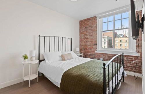 Walk to Riverfront Park! Downtown Gem w Pool Table 404 - Foto 3