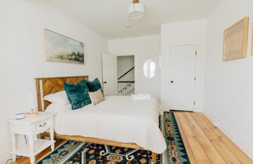 Newly Renovated Vintage Inspired Large 4 BR Home - Foto 26