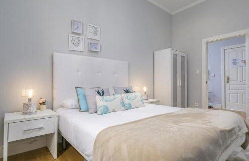 Amplio y Confortable en el Casco Viejo con Parking Privado - Foto 6