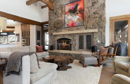 Private Hot Tub, Theater Room, Valet Parking and Ski & Boot Storage at Ritz Carlton - Foto 4