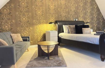 Spacious 2-Bedroom Duplex with Jacuzzi Bath and Free Gated Parking - Foto 36