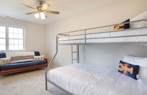 Down By The Docks - Foto 24