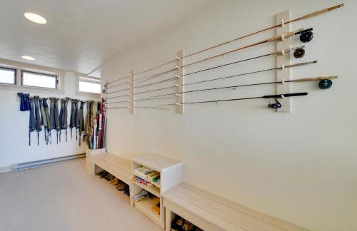 Cora Home with Mountain Views - Fishing On-Site! - Photo 38