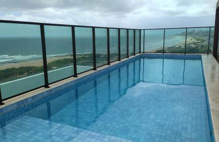 Apartamento Quarto e Sala, varanda, vista mar com infraestrutura - Foto 41