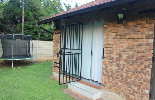 Chic & Serene 1-Bed Haven in Roodepoort - Photo 42