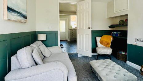 Beautiful, 1 Bedroom Cottage - Photo 3