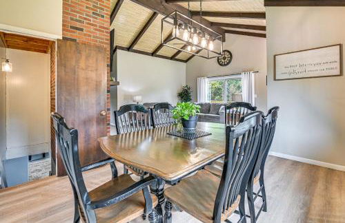 Newcomb Retreat with Mountain Views and Fire Pit! - Foto 6