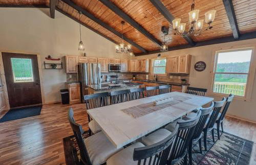 The Lodge at Hocking Hills - 2 Hot Tubs - 6 acres - Lake access - Photo 5